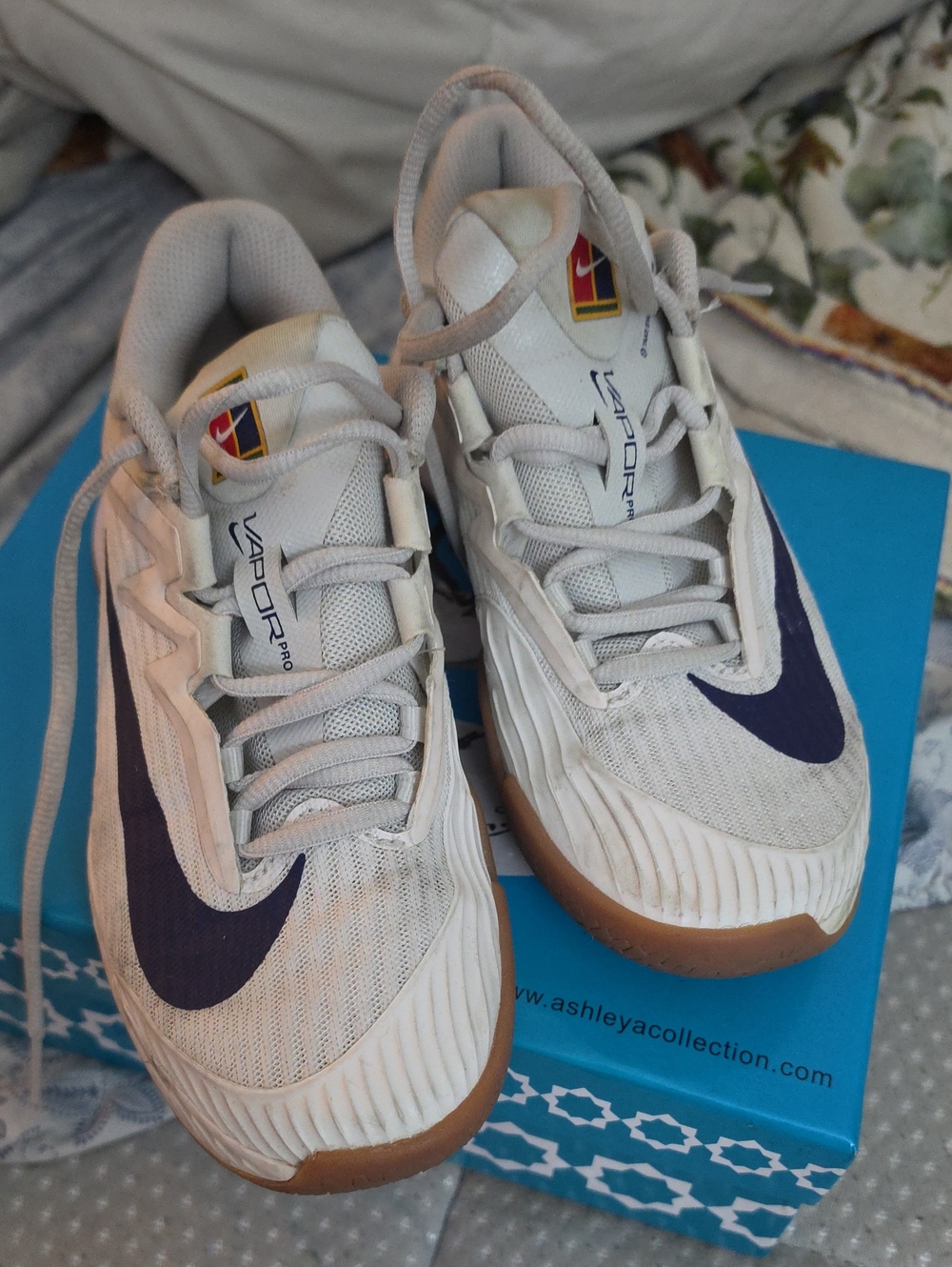 Nike White & Navy Indoor Court Tennis Shoes